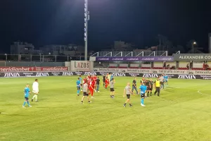 Νέα Σαλαμίνα - Απόλλων: Ο Μαυρίας έχασε το... άχαστο στο 90+2 και συμβιβασμός!