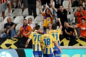 Ολυμπιακός - ΑΠΟΕΛ: Σατσιάς και Κονσταντίνοφ "χάρισαν" το 2ο τρίποντο! (φώτος)