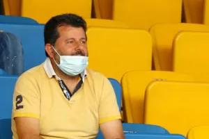 ΑΕΛ κατά Μάζιτς και τμήμα διαιτησίας/"Μήπως για να καλύψει τα λάθη του Θεουλή;"