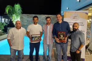 ΑΠΟΕΛ/Τιμές σε πρώην αρχηγούς