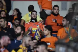 Σαν σήμερα: "Διπλό" του ΑΠΟΕΛ μέσα στο Καραϊσκάκης (βίντεο/φώτος)
