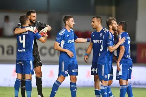 Η Ανόρθωση αναλύει τον Ακρίτα