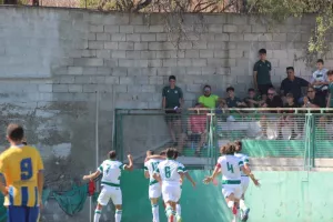 Ομόνοια/Μάριος σερβίρει, Χρύσης κερνάει