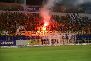 H υποδοχή των "Πορτοκαλί" στους παίκτες (φώτος/βίντεο)