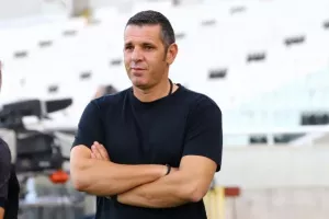 Ολυμπιακός - ΑΕΛ: Είχαν ά"Χ"αστα στο τέλος και έμειναν... στον βαθμό! (Φώτος)