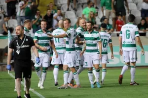 Oμόνοια - ΑΕΚ: Ο Παπουλής... έβγαλε γλώσσα και έκρινε την ματσάρα! (φώτος)