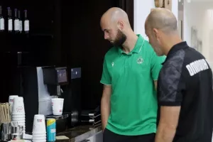 "Έφυγε" για Ισπανία η Ομόνοια - Μαζί της το kerkida.net (βίντεο/φώτος)