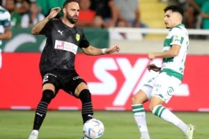 Oμόνοια - ΑΕΚ: Ο Παπουλής... έβγαλε γλώσσα και έκρινε την ματσάρα! (φώτος)