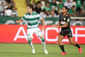 Oμόνοια - ΑΕΚ: Ο Παπουλής... έβγαλε γλώσσα και έκρινε την ματσάρα! (φώτος)