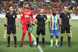 ΑΠΟΕΛ - Άρης: Το 3 στα 3 "γράφτηκε" με σπουδαίο διπλό! (φώτος)