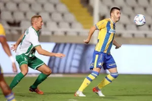 ΑΠΟΕΛ - Άρης: Το 3 στα 3 "γράφτηκε" με σπουδαίο διπλό! (φώτος)