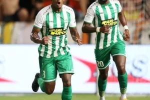 ΑΠΟΕΛ - Άρης: Το 3 στα 3 "γράφτηκε" με σπουδαίο διπλό! (φώτος)