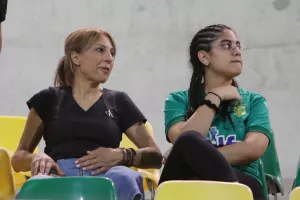 (Φωτορεπορτάζ) Ο κόσμος στην ΑΡΕΝΑ