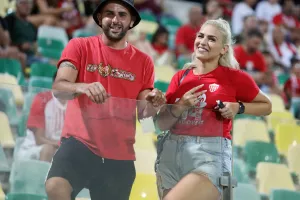 (Φωτορεπορτάζ) Ο κόσμος στην ΑΡΕΝΑ