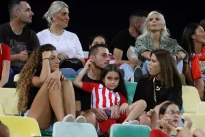 (Φωτορεπορτάζ) Ο κόσμος στην ΑΡΕΝΑ