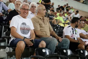 (Φωτορεπορτάζ) Ο κόσμος στην ΑΡΕΝΑ