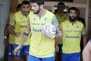 Ολυμπιακός - ΑΠΟΕΛ: Σατσιάς και Κονσταντίνοφ "χάρισαν" το 2ο τρίποντο! (φώτος)