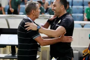 Ολυμπιακός - ΑΠΟΕΛ: Σατσιάς και Κονσταντίνοφ "χάρισαν" το 2ο τρίποντο! (φώτος)