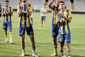 Χειροκροτήθηκαν οι πρωταγωνιστές και... ανταπέδωσαν (φώτος/βίντεο)