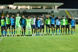(ΒΙΝΤΕΟ Kerkida) Aπολλωνίστες με παίκτες/"Ουσίες, ποτό και ντουμάνι..."