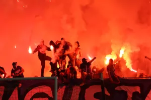 Στο μπλε - άσπρο το "ΠΑΠ" και pyro show κατά την είσοδο της Ανόρθωσης! (φώτος/βίντεο)