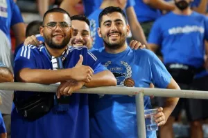 Ο κόσμος της Ανόρθωσης στο ''Αμμόχωστος'' (φώτος)