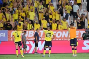 Ολυμπιακός - ΑΕΛ: Είχαν ά"Χ"αστα στο τέλος και έμειναν... στον βαθμό! (Φώτος)