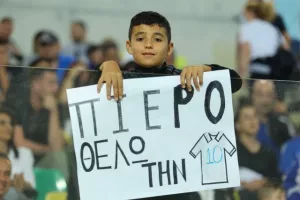 (ΦΩΤΟΡΕΠΟΡΤΑΖ) Ο κόσμος στο "ΑΕΚ Αρένα"