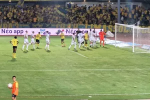 (ΦΩΤΟΣ) Δύο πέναλτι σε τρία λεπτά/Απόκρουση στο πρώτο, στο δεύτερο γκολ!