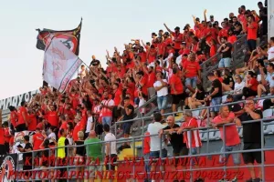 "Για μια ακόμη οπαδική παράσταση"