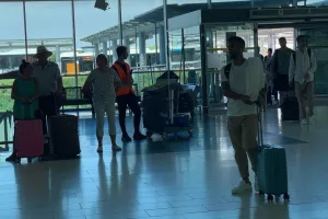 Η ΑΕΚ στο αεροδρόμιο/ Μέσα ο Ροσάλες (Φώτος)