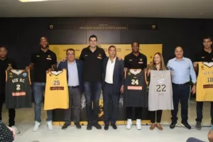 Παρουσιάστηκαν οι πέντε νέες φανέλες της ΑΕΚ