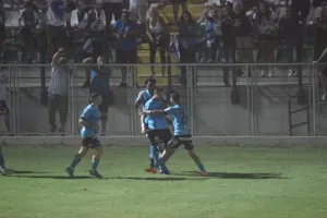 ΦΩΤΟΣ/Ο Ρομπέρζ το "κάρφωσε" και πήγε στη Θύρα 1!