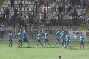 ΦΩΤΟΣ/Ο Ρομπέρζ το "κάρφωσε" και πήγε στη Θύρα 1!