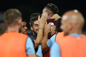 ΕΝΠ-Δόξα: "Διπλό" με ανατροπή και πρώτο... τρίποντο! (φώτος)