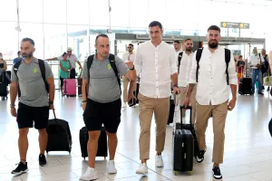 Μπροστάρης και άψογος (ΑΕΚ) 