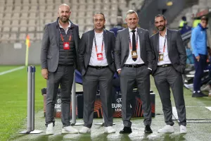 ΑΕΚ στην... τρίχα
