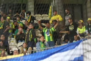 Ντιναμό - ΑΕΚ: Γκολάρα ο Γκιούρτσο και μεγάλο διπλό! (φώτος)
