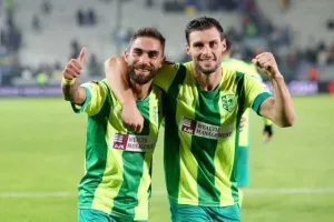 Ντιναμό - ΑΕΚ: Γκολάρα ο Γκιούρτσο και μεγάλο διπλό! (φώτος)