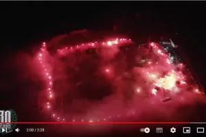 Θύρα 9: Εντυπωσιακό Pyro Show! 