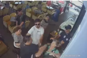 Ξύλο σε καφετέρια γιατί... άργησε η παραγγελία