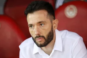 "Ο προπονητής έχει την ευθύνη να βρει λύσεις..."