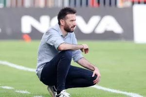 «Τρέχει» για αμυντικό χαφ και αριστερό μπακ ο Ολυμπιακός