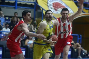 Ολυμπιακός: Ενσωματώνονται οι Παπανικολάου και Λαρεντζάκης