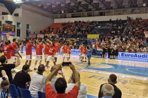 Νίκη στο φινάλε για Ολυμπιακό (φώτος)