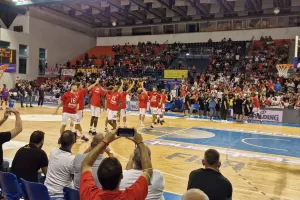 Νίκη στο φινάλε για Ολυμπιακό (φώτος)