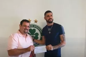 Σπουδαίος και εκτός γηπέδου ο Φαμπιάνο: Εισφορά σε ίδρυμα, 'μοίρασε' χαμόγελα στα παιδιά! (βίντεο)