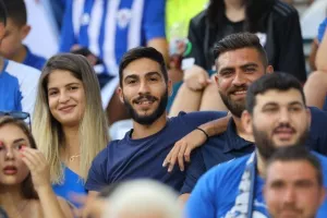 (Φωτορεπορτάζ) Ο κόσμος στο Ανόρθωση-ΑΠΟΕΛ