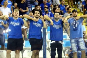 (Φωτορεπορτάζ) Ο κόσμος στο Ανόρθωση-ΑΠΟΕΛ