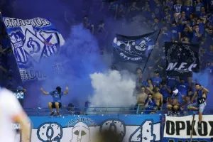 (Φωτορεπορτάζ) Ο κόσμος στο Ανόρθωση-ΑΠΟΕΛ